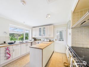 Kitchen- click for photo gallery